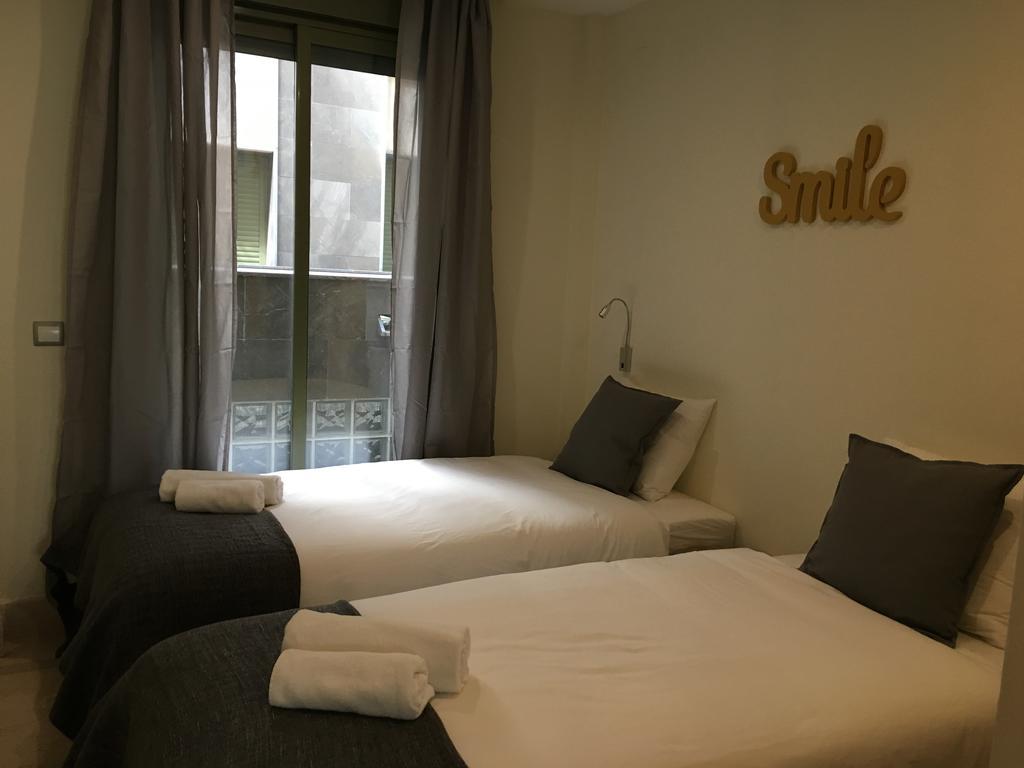 1E Azofaifo St Apartment 塞维利亚 外观 照片