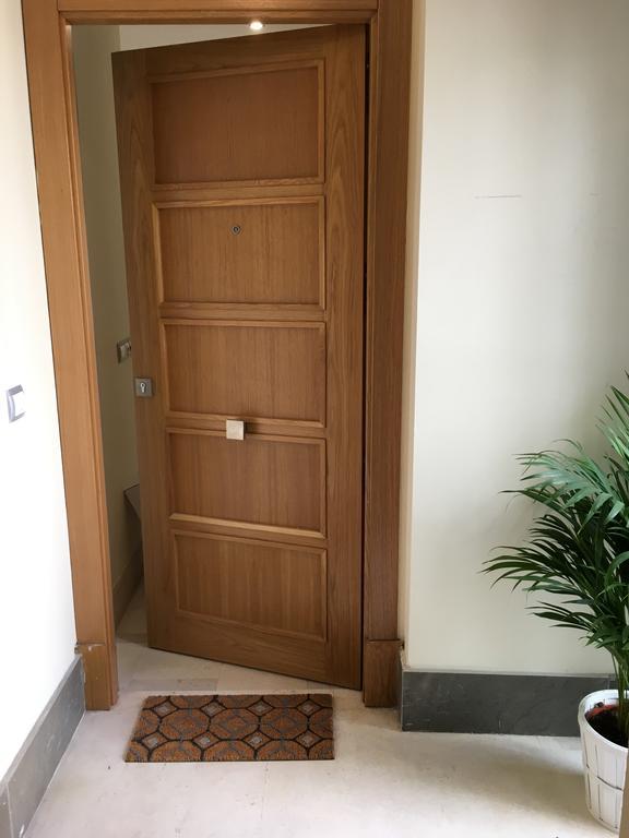 1E Azofaifo St Apartment 塞维利亚 外观 照片