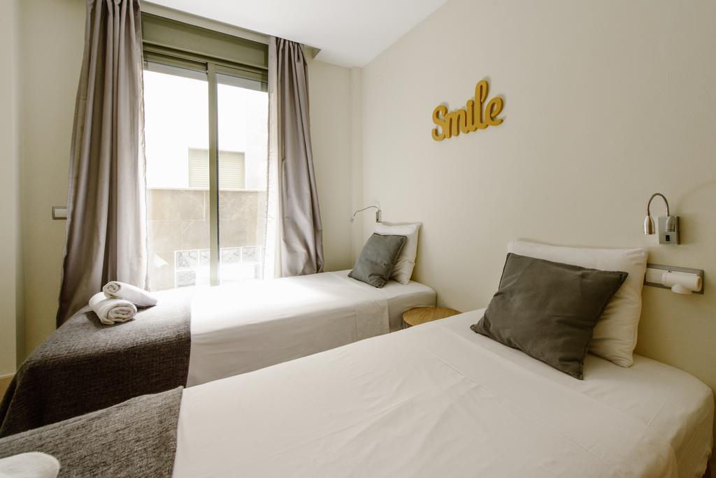 1E Azofaifo St Apartment 塞维利亚 外观 照片