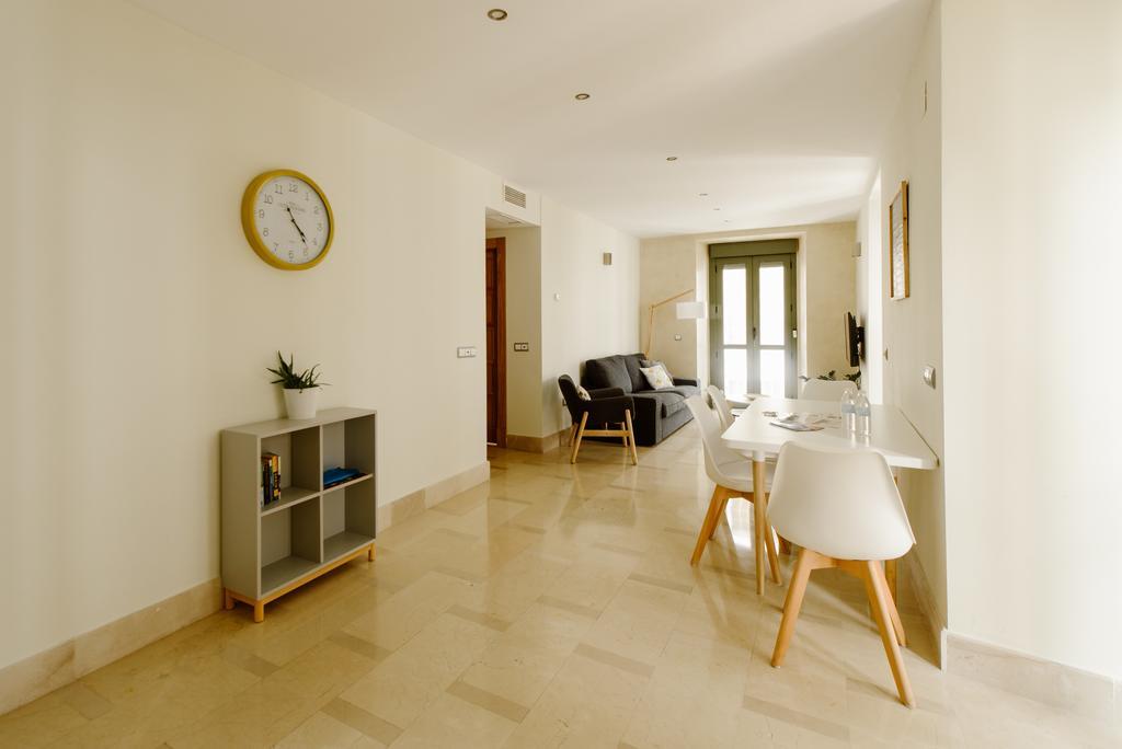 1E Azofaifo St Apartment 塞维利亚 外观 照片